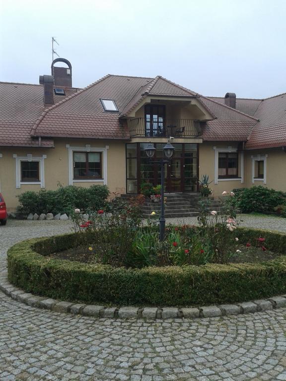 Gosciniec Sloneczny Hotel Drzonkow Exterior photo